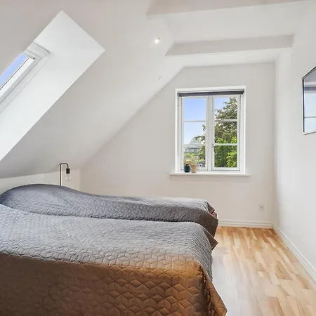Nyrenoveret 3br Naer Aarhus M Gratis Parkering