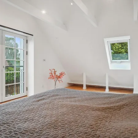 Nyrenoveret 3br Naer Aarhus M Gratis Parkering
