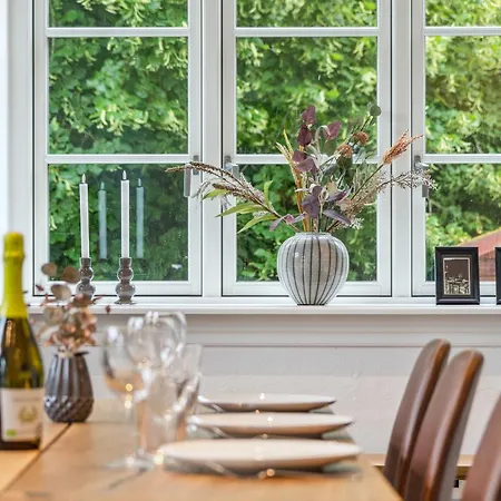 Nyrenoveret 3br Naer Aarhus M Gratis Parkering Hojbjerg